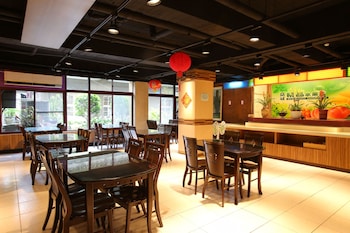 chiayi crown hotel