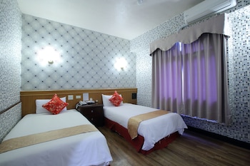 chiayi crown hotel