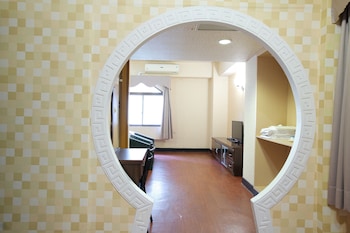 chiayi crown hotel