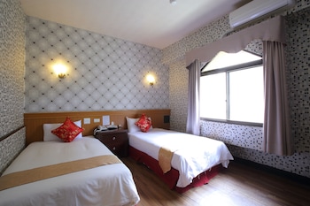 chiayi crown hotel