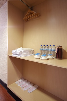chiayi crown hotel