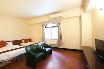 chiayi crown hotel