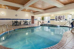 Country Inn & Suites By Radisson, West Bend, Wi,Milwaukee>>Cedarburg,3 star