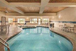 Country Inn & Suites By Radisson, West Bend, Wi,Milwaukee>>Cedarburg,3 star