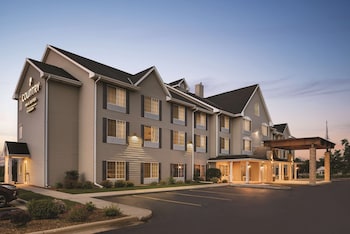 country inn and suites by radisson west bend wi