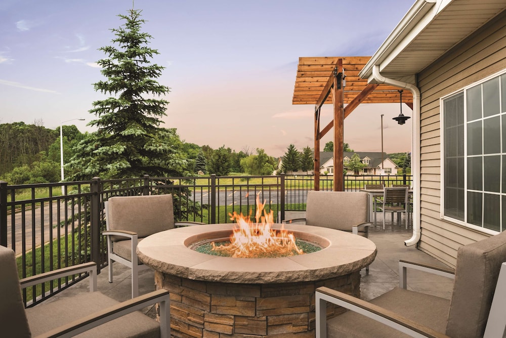 country inn and suites by radisson west bend wi