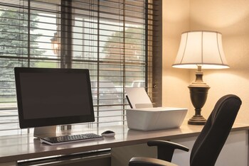 country inn and suites by radisson west bend wi