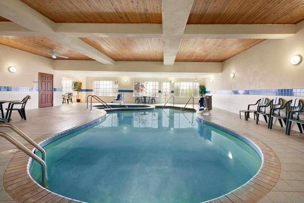 country inn and suites by radisson west bend wi