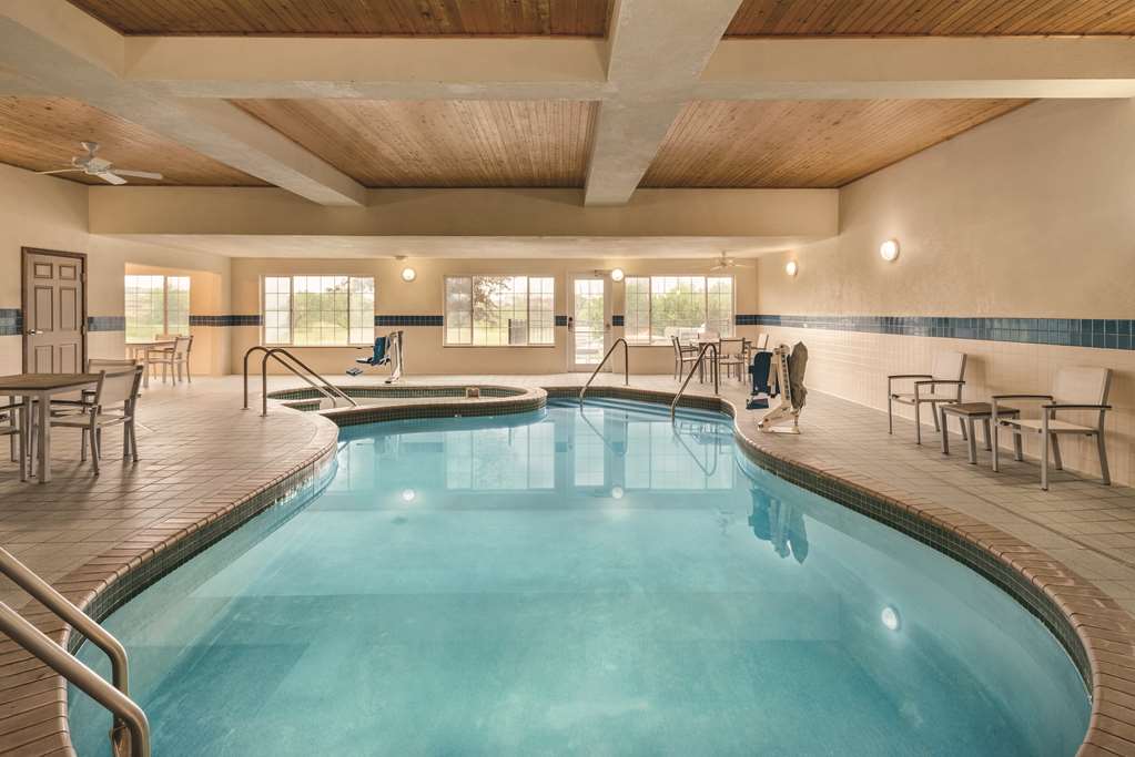 country inn and suites by radisson west bend wi