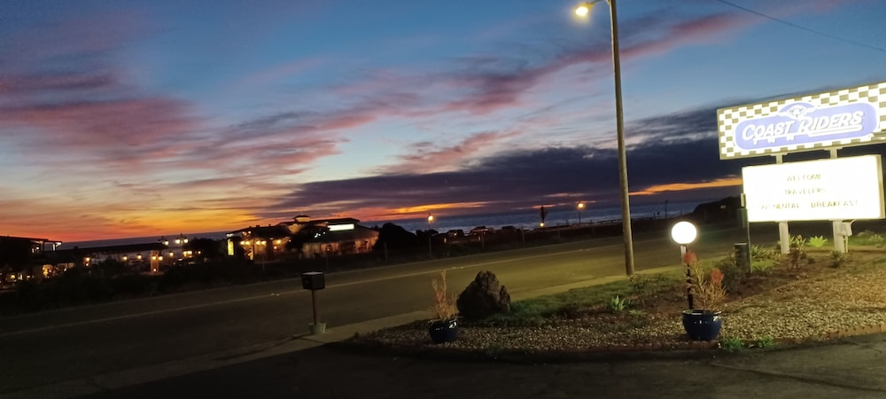 coast riders inn