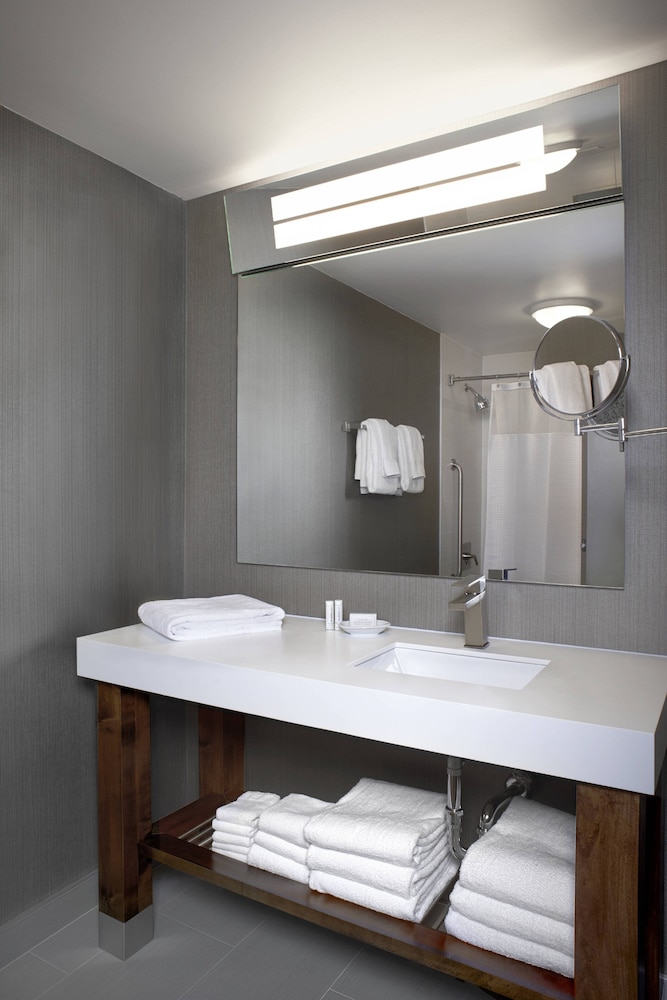 courtyard by marriott downtown toronto