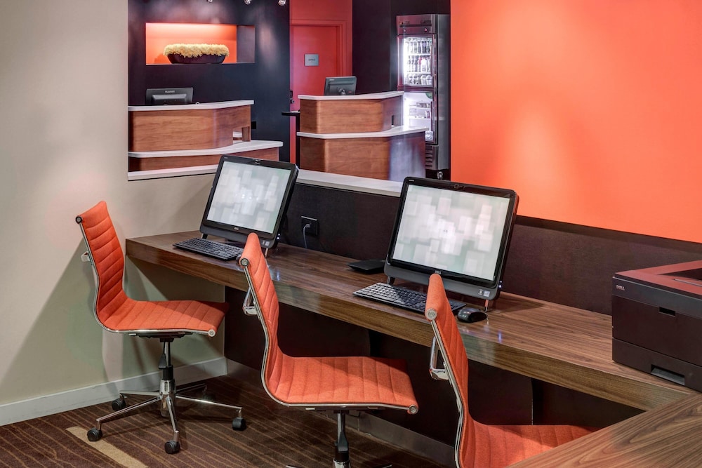 courtyard by marriott wichita east