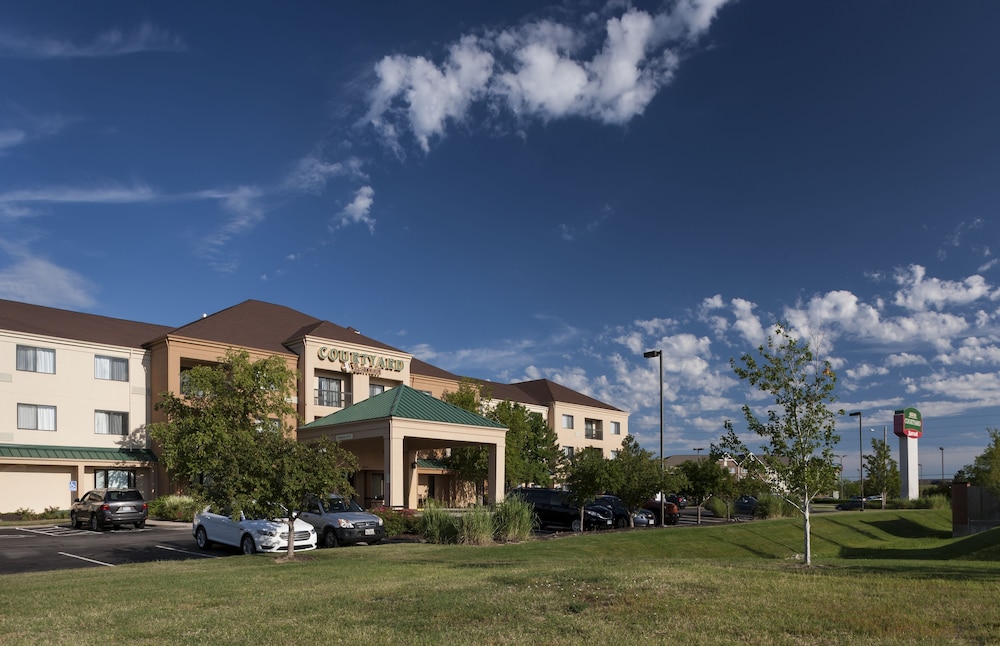 courtyard by marriott wichita east