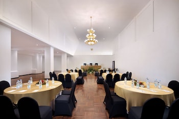 royal hotel and villa trawas