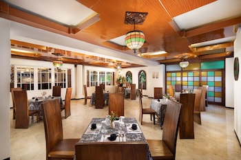 royal hotel and villa trawas