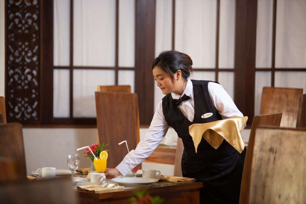 royal hotel and villa trawas