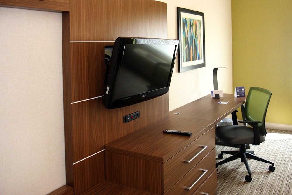 holiday inn express branford new haven by ihg