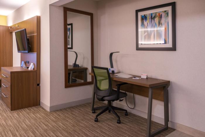 holiday inn express branford new haven by ihg