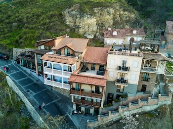 citadel narikala hotel