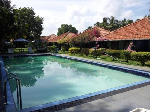 New Tristar Beach Hotel,Arugam Bay>>Ampara,2 star