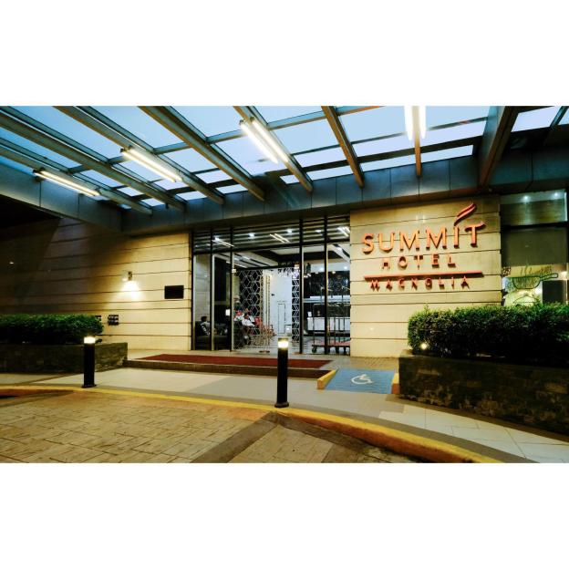 summit hotel magnolia