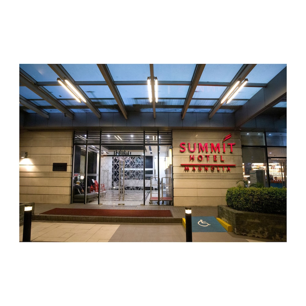 summit hotel magnolia