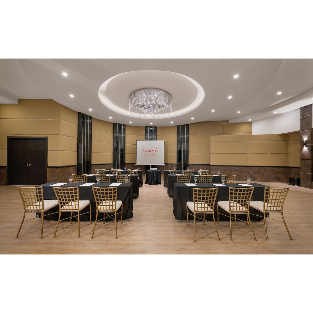 summit hotel magnolia