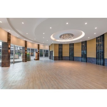 summit hotel magnolia