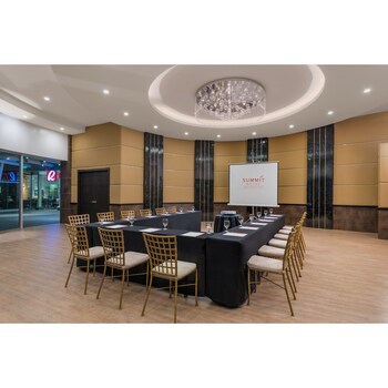 Summit Hotel Magnolia,Makati>>Cubao,3 star