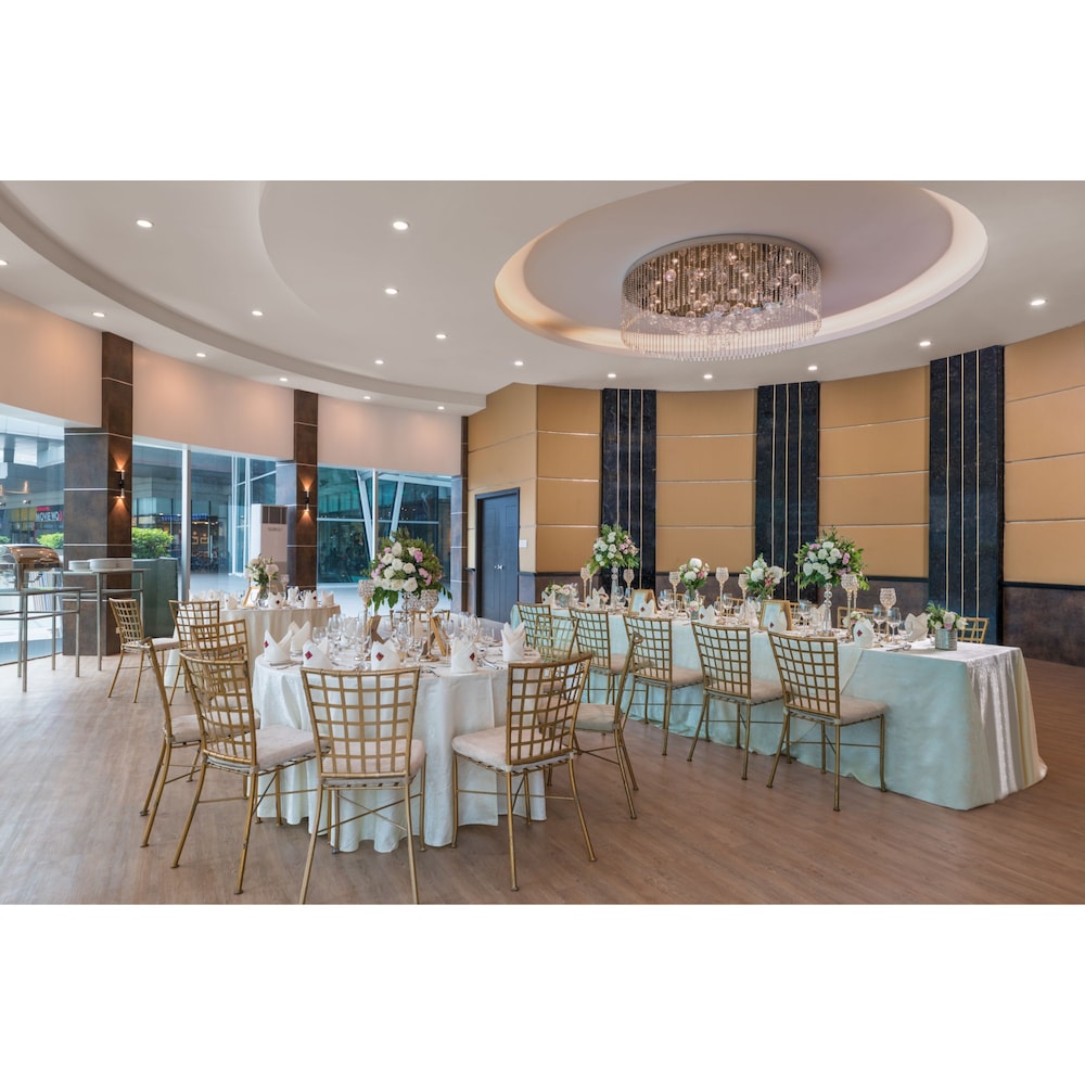 summit hotel magnolia