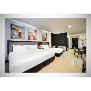 summit hotel magnolia