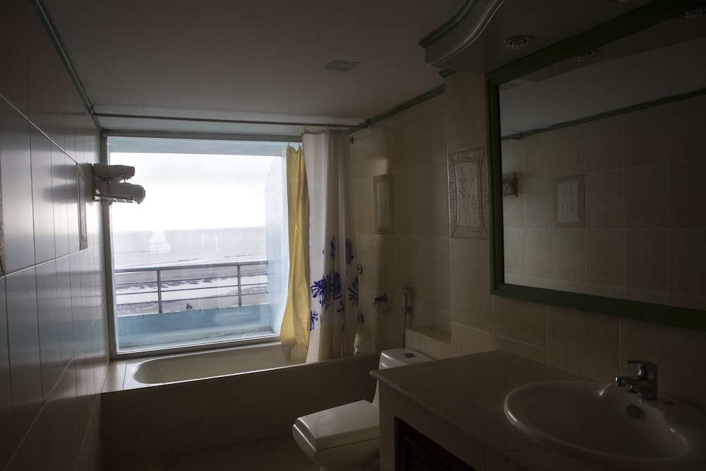 hotel sea crown