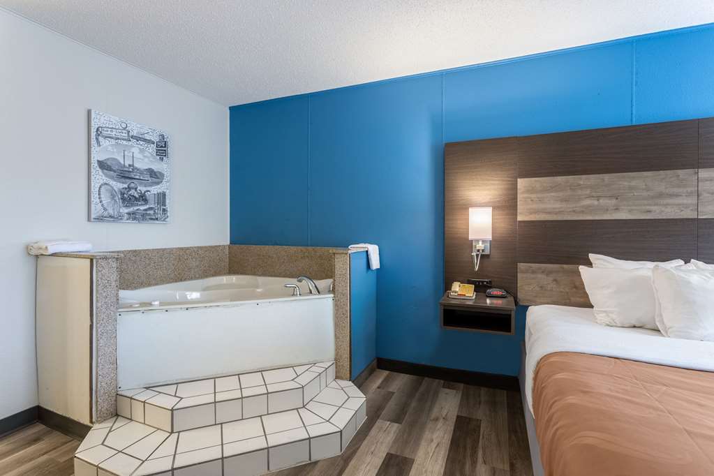 quality inn branson on the strip