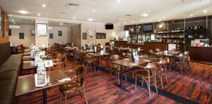 Upper Ross Hotel,Cluden>>Brookhill,3 star
