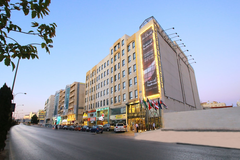 city rose hotel suites