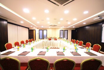 city rose hotel suites