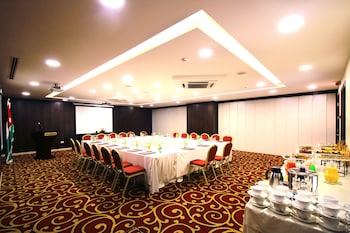 city rose hotel suites