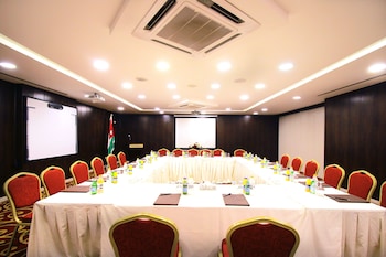 city rose hotel suites