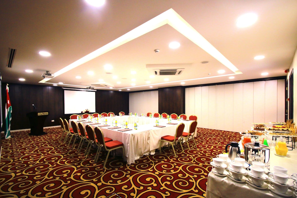 city rose hotel suites