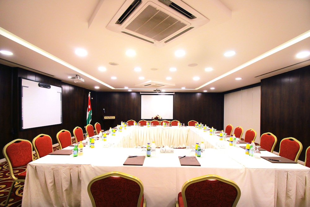 city rose hotel suites