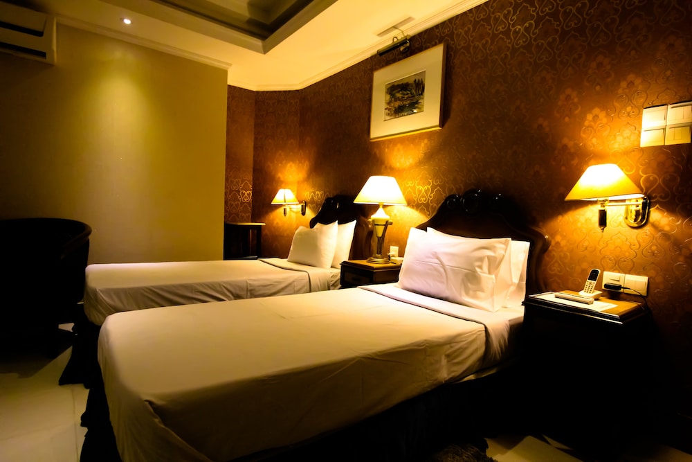 sea shell hotel and restaurant