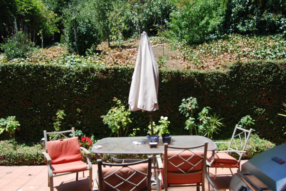 bed and breakfast in hollywood hills