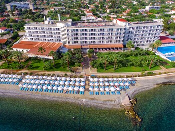 calamos beach family club hotel