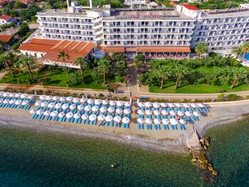 calamos beach family club hotel