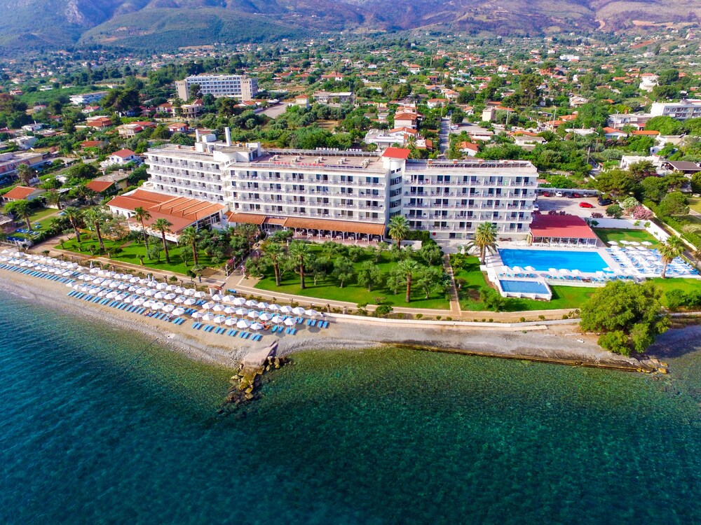 calamos beach family club hotel