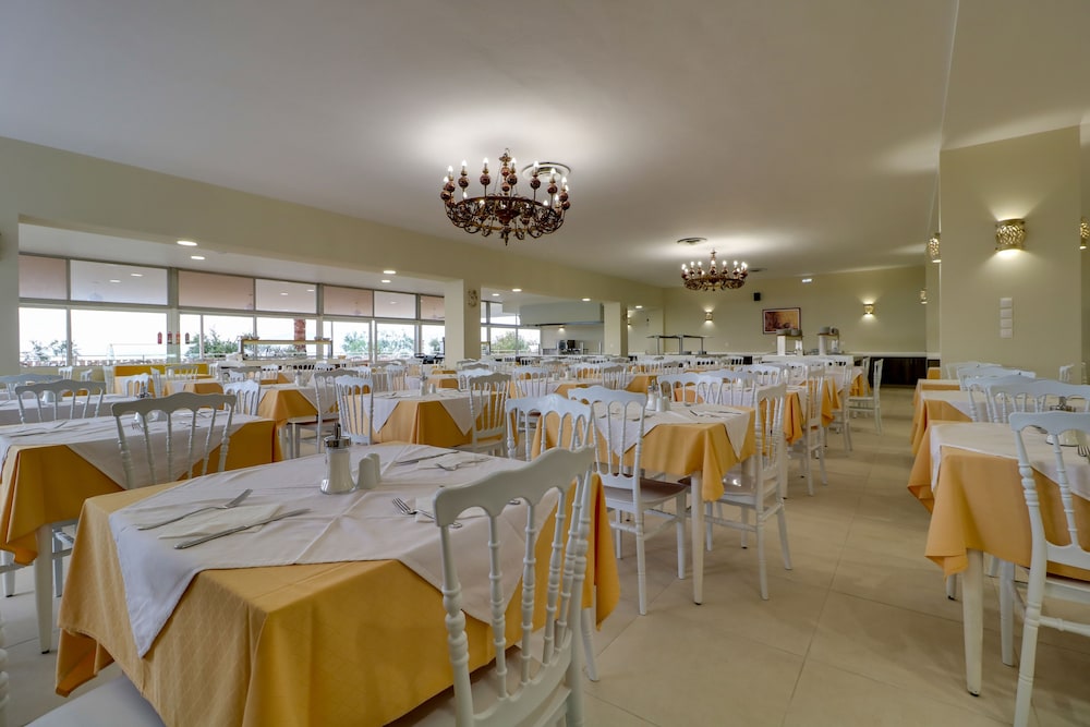 calamos beach family club hotel