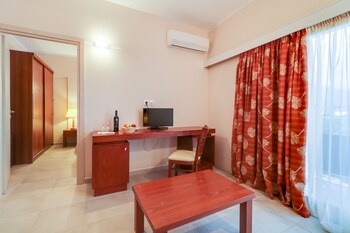 calamos beach family club hotel