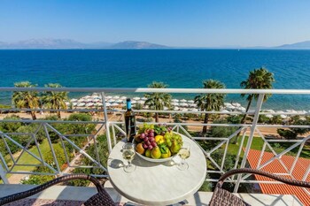 calamos beach family club hotel