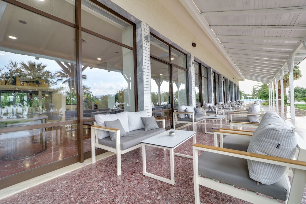 calamos beach family club hotel