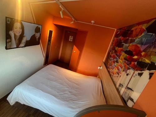 egg hotel sarcelles